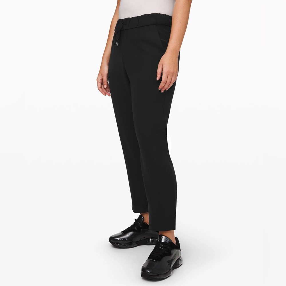 Lululemon On The Fly Black Jogger, size 6 - Limited availability!